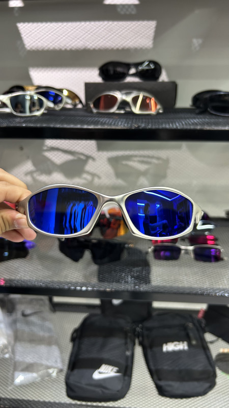 Juliet Oakley X-Metal