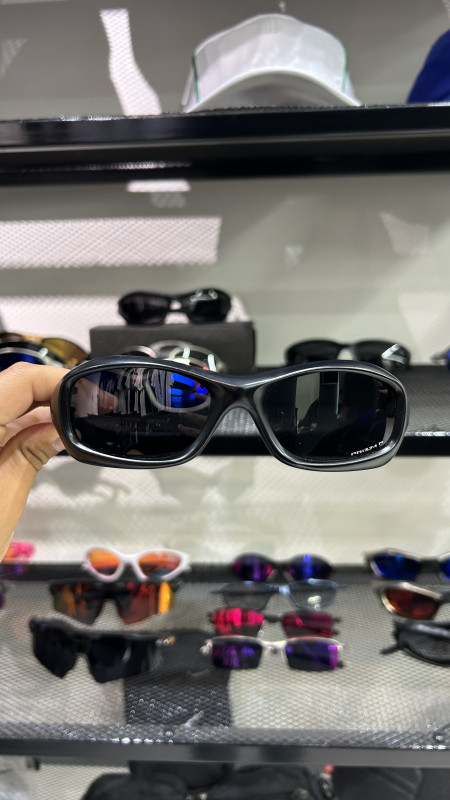 Oakley Straight Jacket